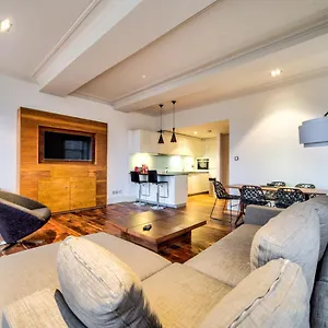 Sumptuous 2br Next To Castle! Edinburgh