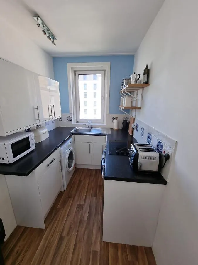 Bespoke Tours Scotland Accommodation @ Morrison Street Edinburgh Apartment